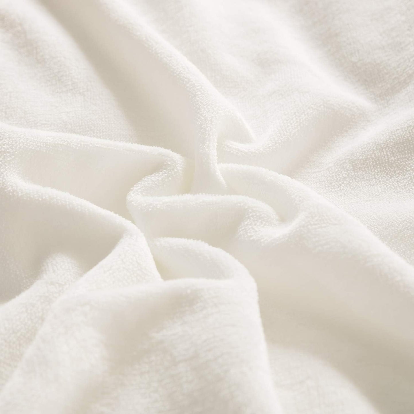 White Fluffy Queen Comforter Set Velvet Bedding Comforter Sets All Season Soft Comforter White Comforter Queen with 2 X Pillow Cases